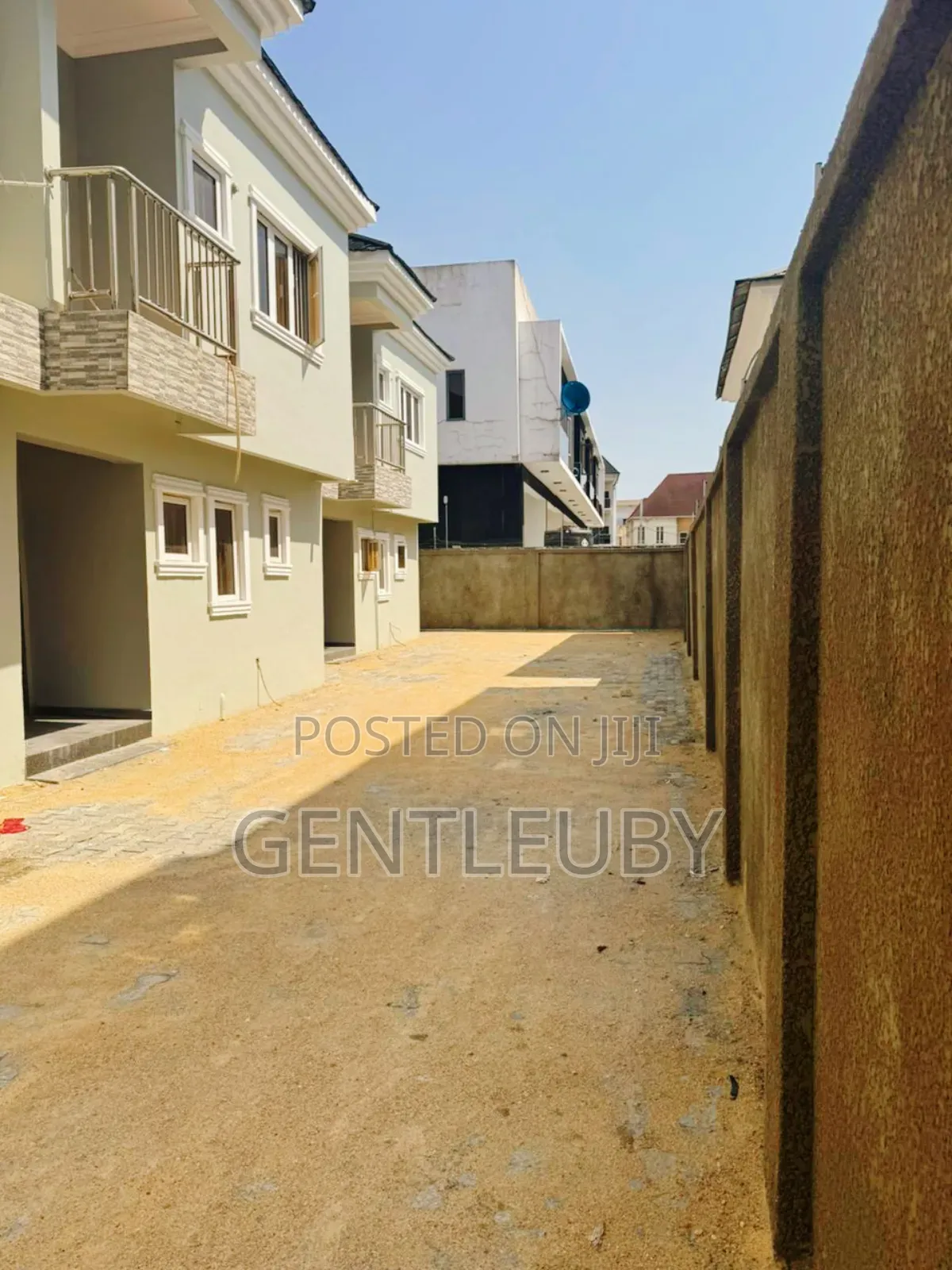 4bdrm Apartment in Agungi, Lekki Phase 2 for rent