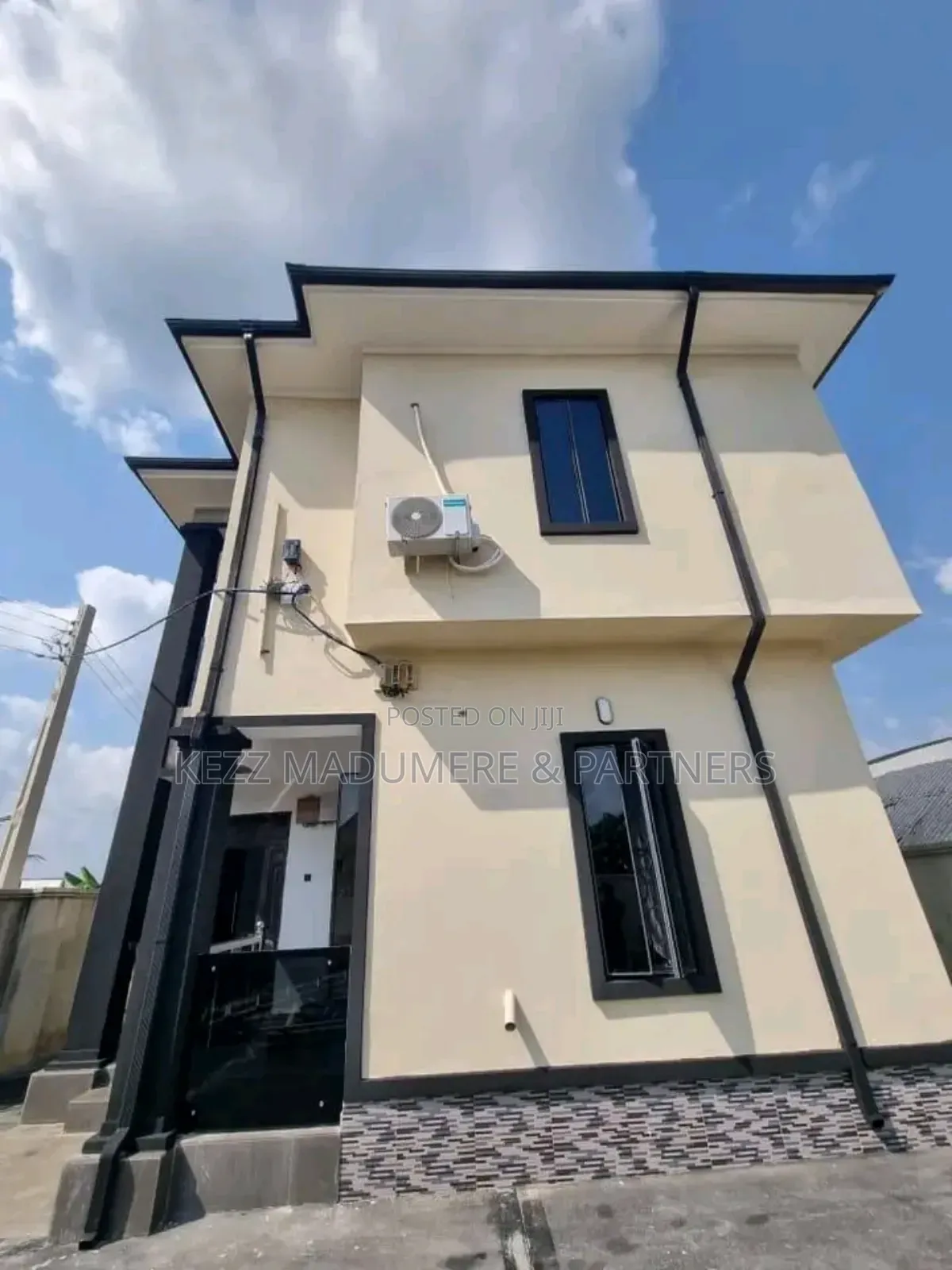4bdrm Block of Flats in Nwaniba Road By for sale
