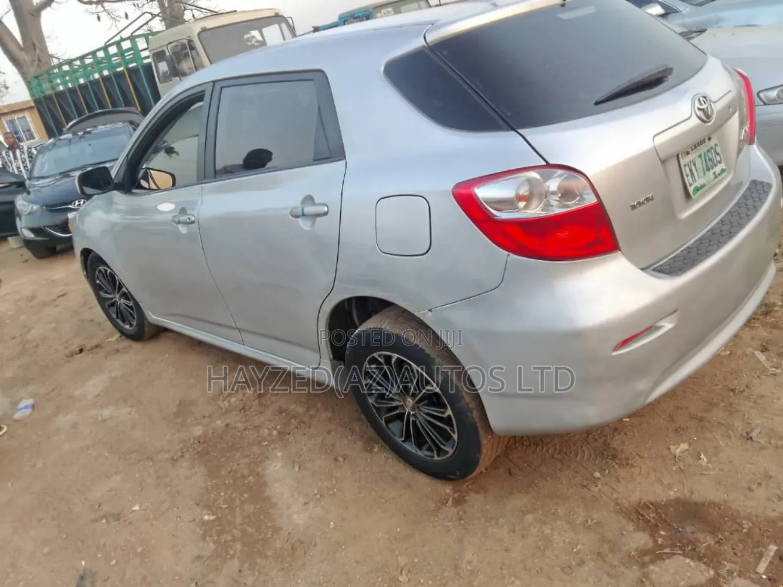 Toyota Matrix XRS Hatchback FWD (2.4L 4cyl 5A) 2010 Silver