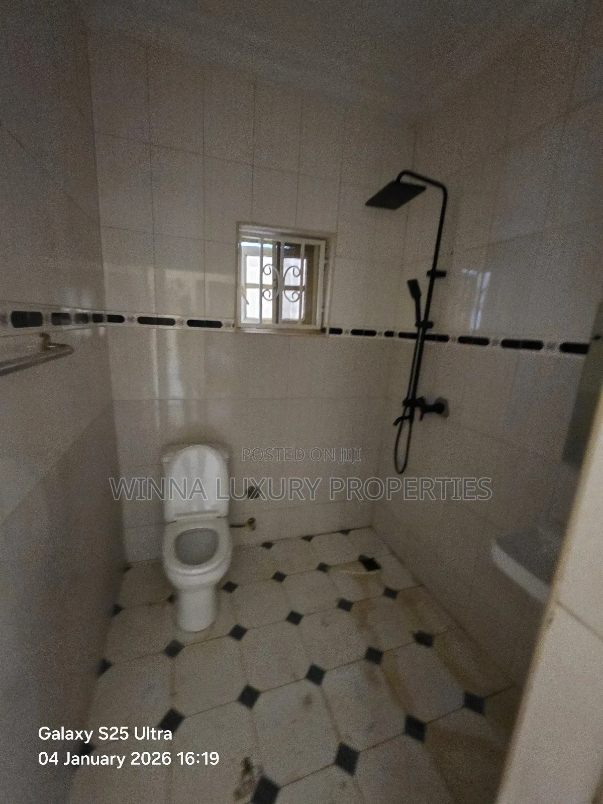 3bdrm Bungalow in Along Voice Of, Lugbe District for sale