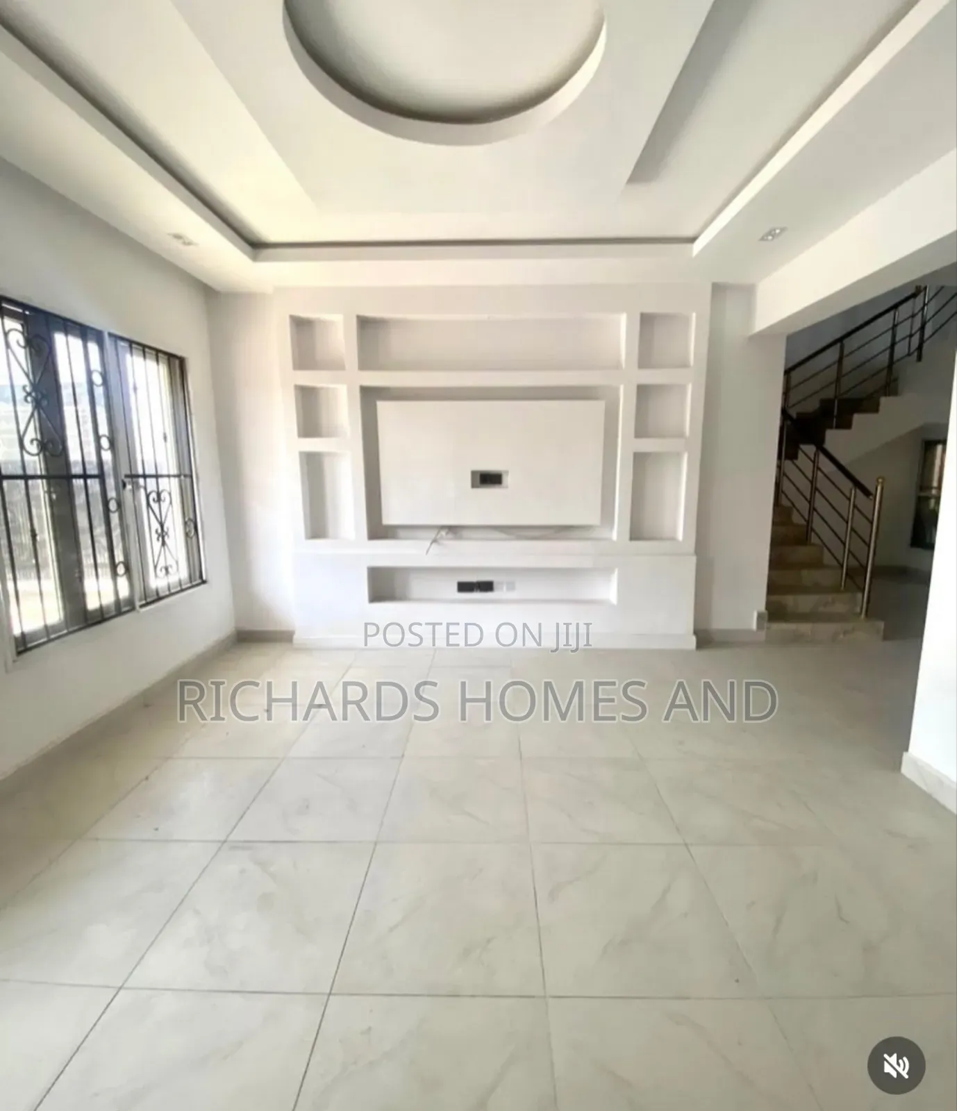 5bdrm Apartment in Victoria Island for sale