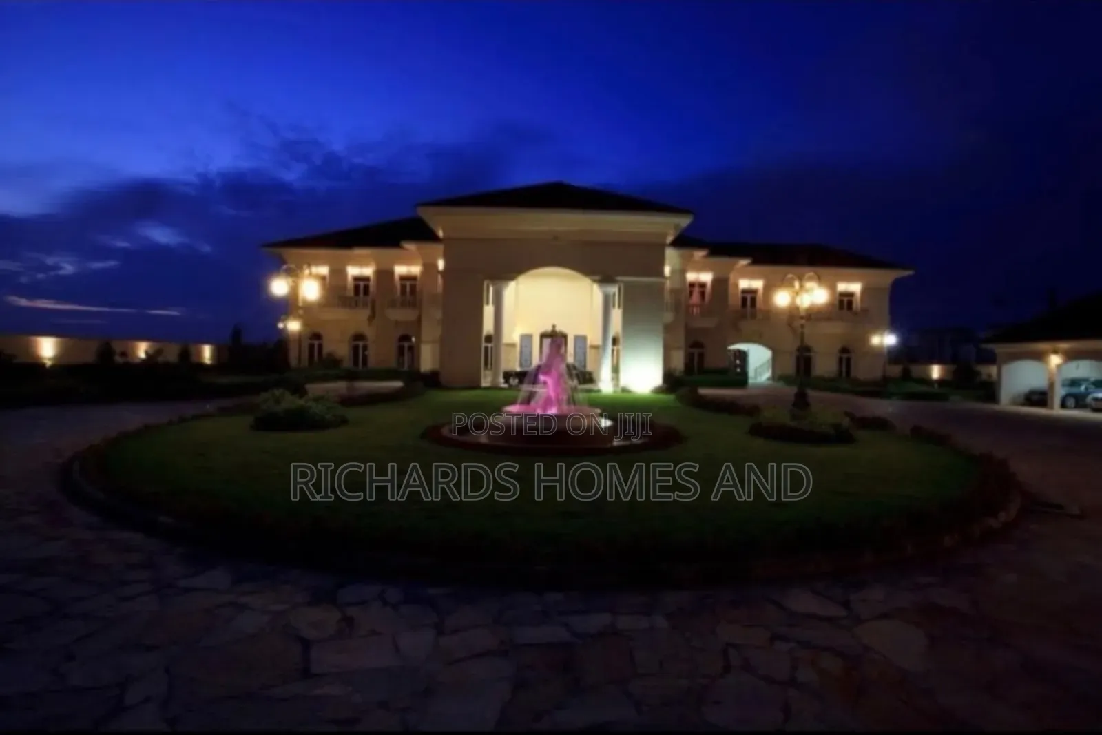 7bdrm House in Banana Island for sale