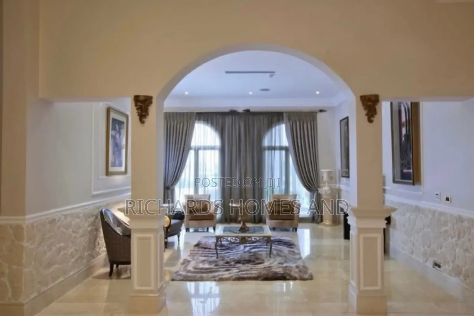 7bdrm House in Banana Island for sale
