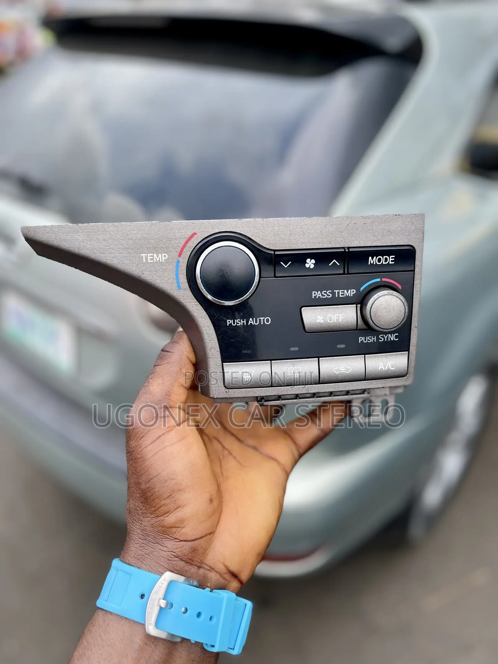 2009-12 Toyota Venza Factory a/C Control Switch