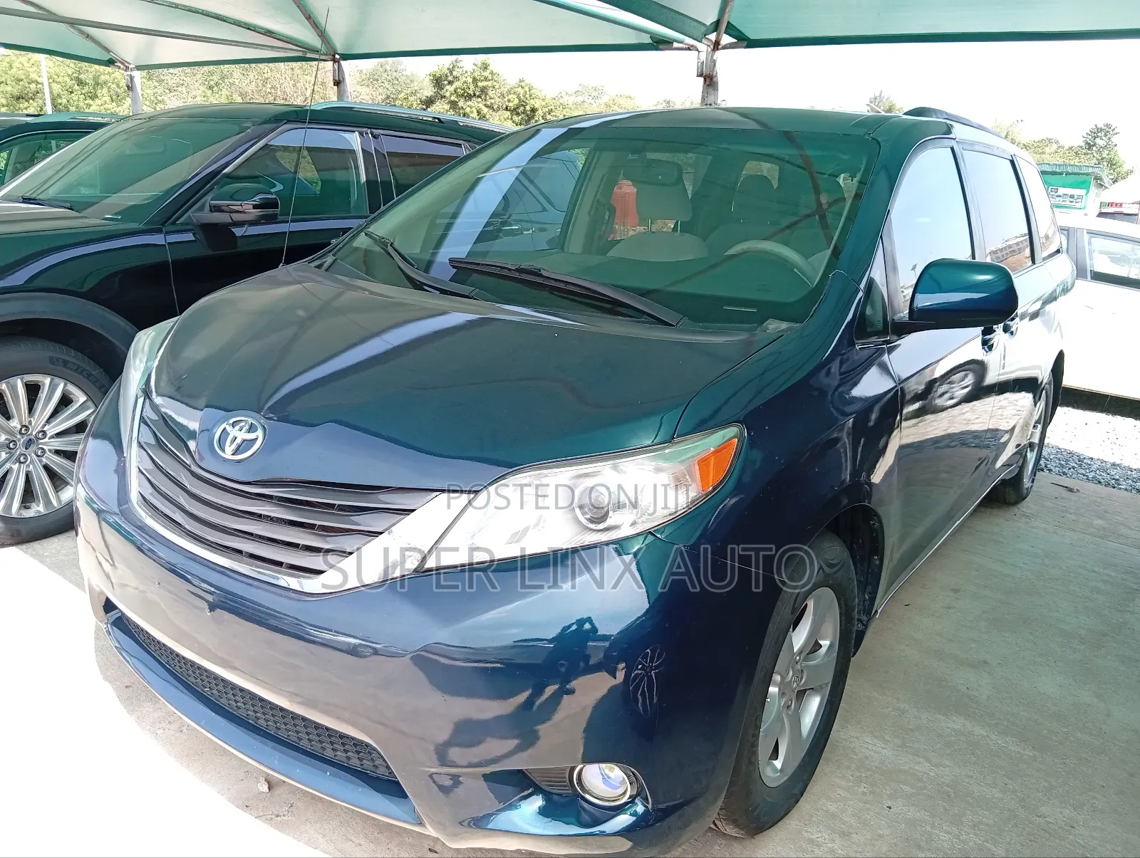 Toyota Sienna 2011 Blue