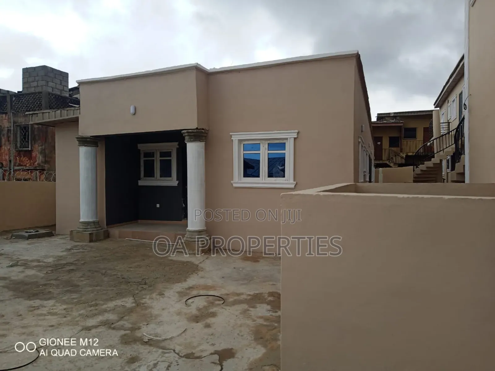 9bdrm Block of Flats in Ibadan for sale