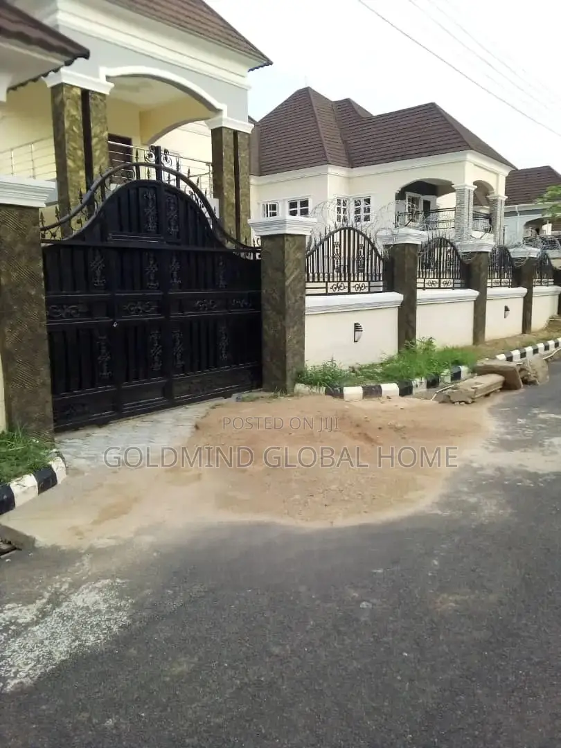 5bdrm Duplex in Gwarinpa, Life Camp for sale