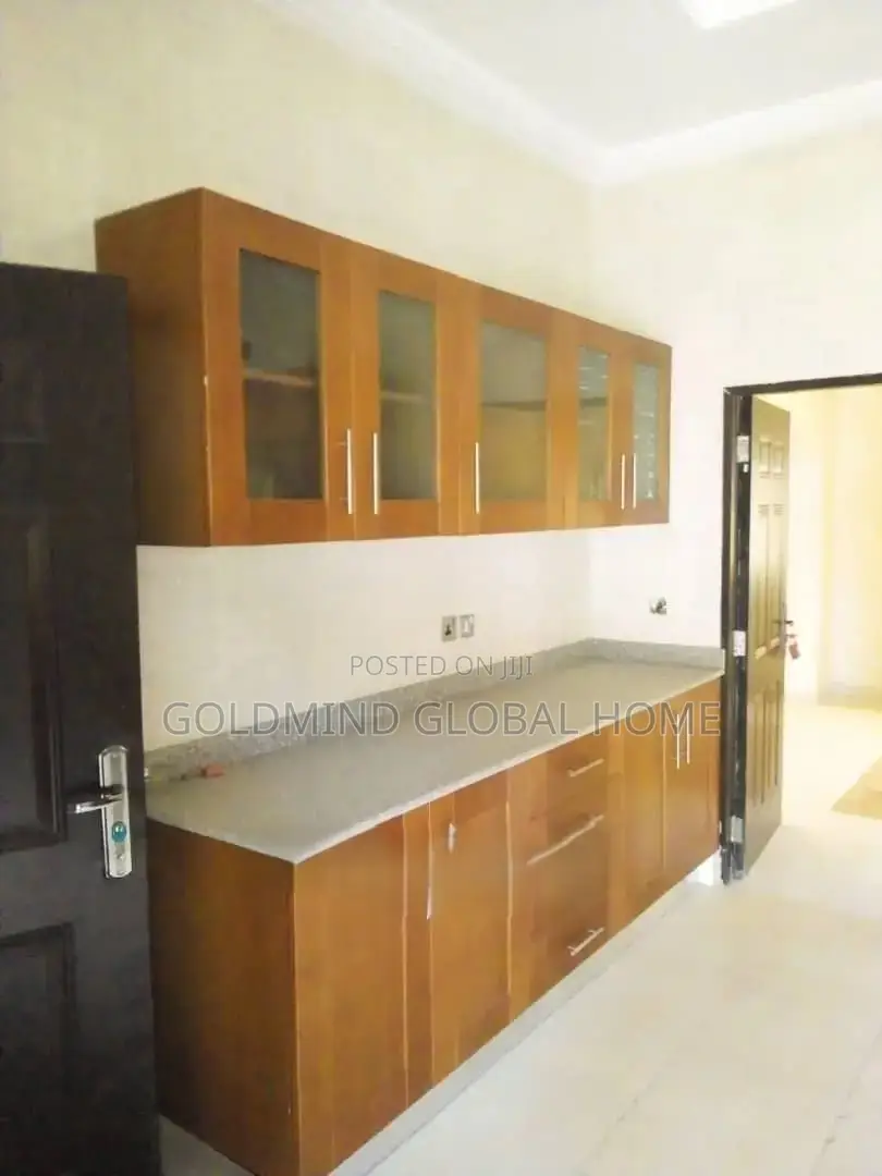 5bdrm Duplex in Gwarinpa, Life Camp for sale