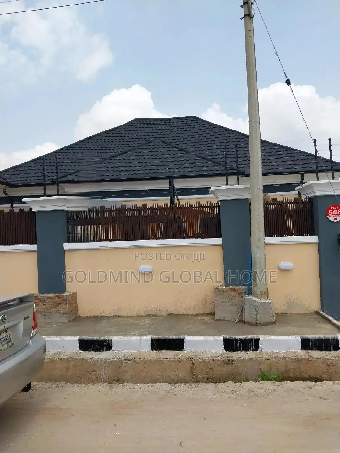 3bdrm Bungalow in Gwarinpa, Life Camp for sale