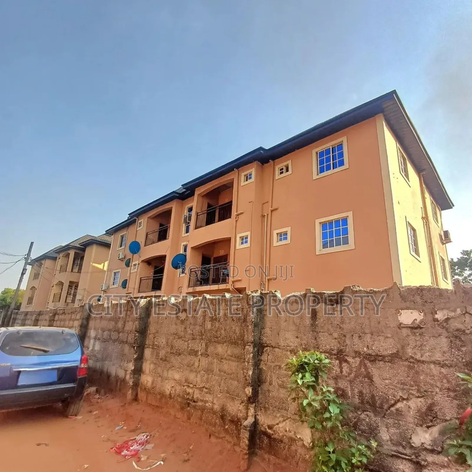 18bdrm Block of Flats in City Estate, Port-Harcourt for sale