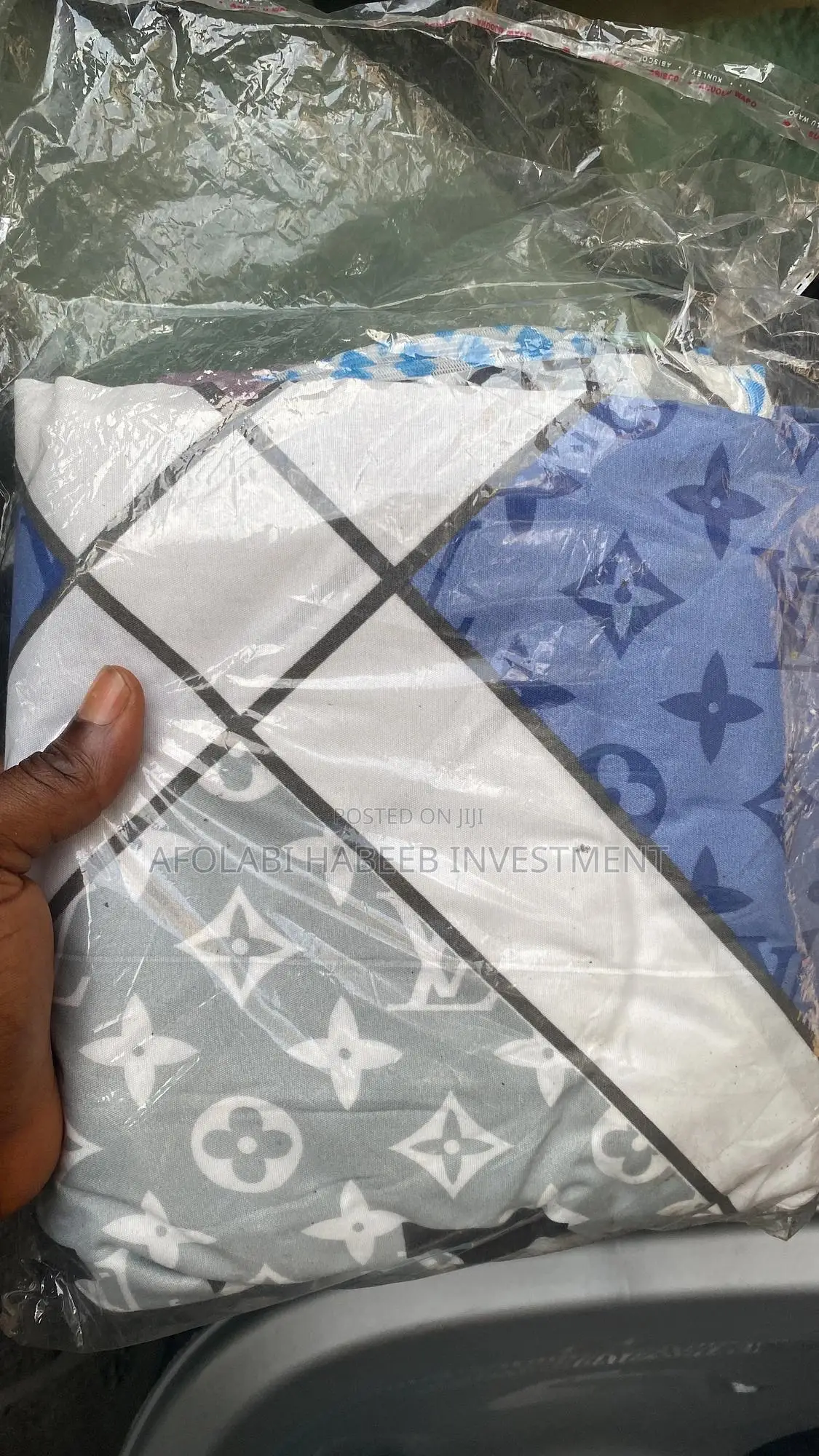 Bed Cover 4.5 Feet X 6 Feet X 10 Inches Height