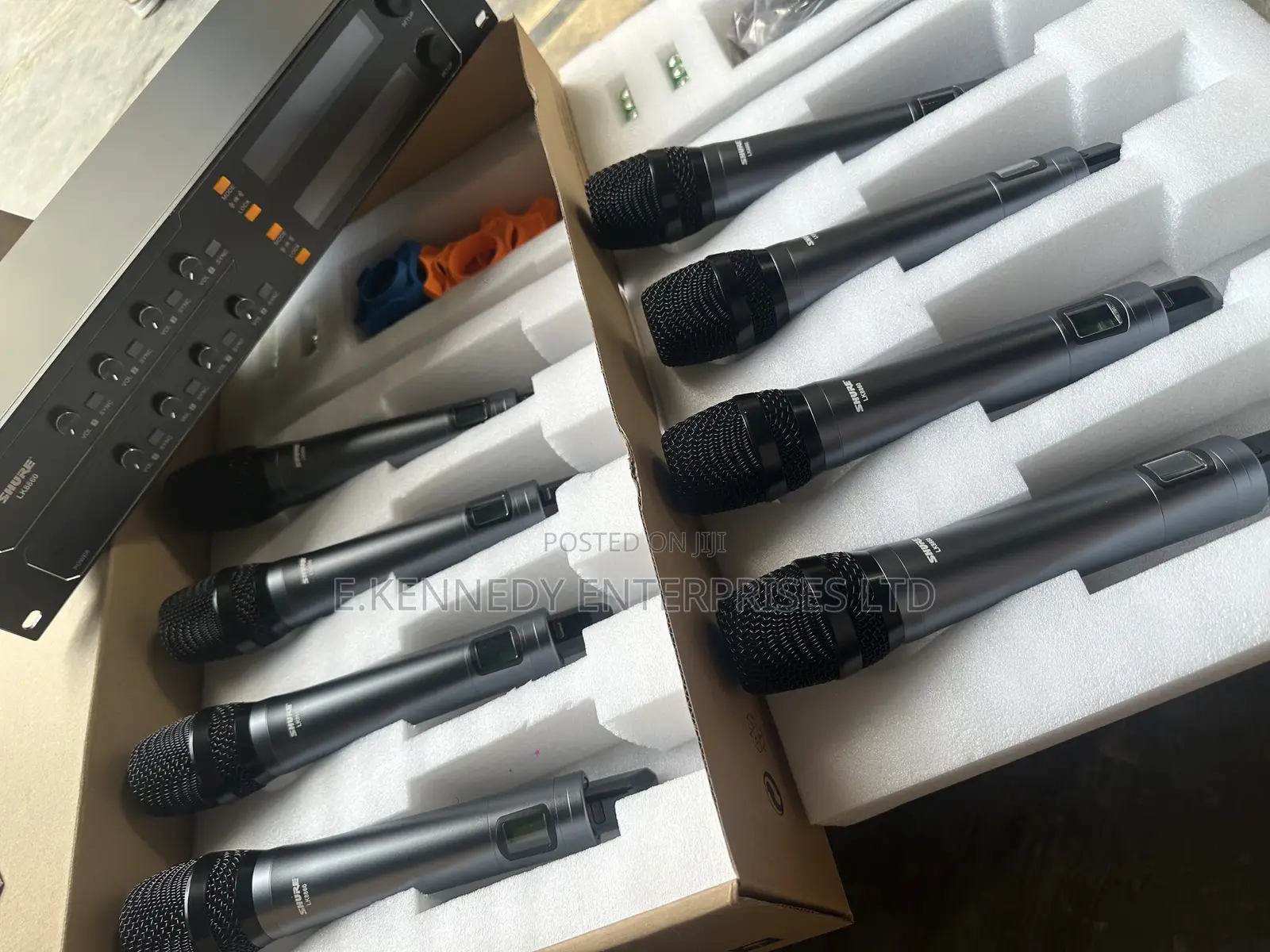 Professional 8in1 Shure Wireless Microphone