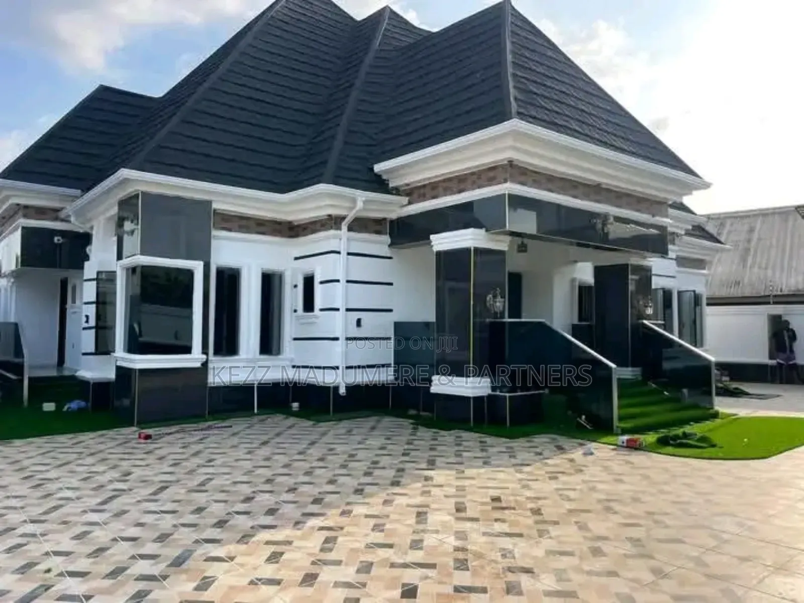 4bdrm Bungalow in Umuguma Owerri West for sale