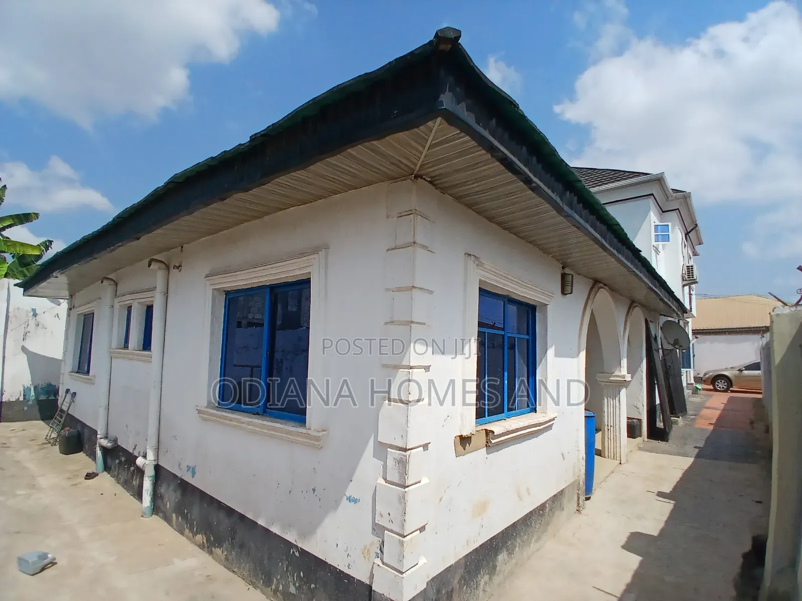 8bdrm Duplex in Ologuneru, Ibadan for sale