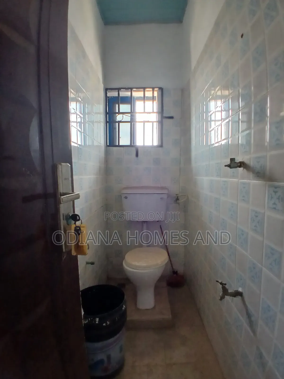 8bdrm Duplex in Ologuneru, Ibadan for sale