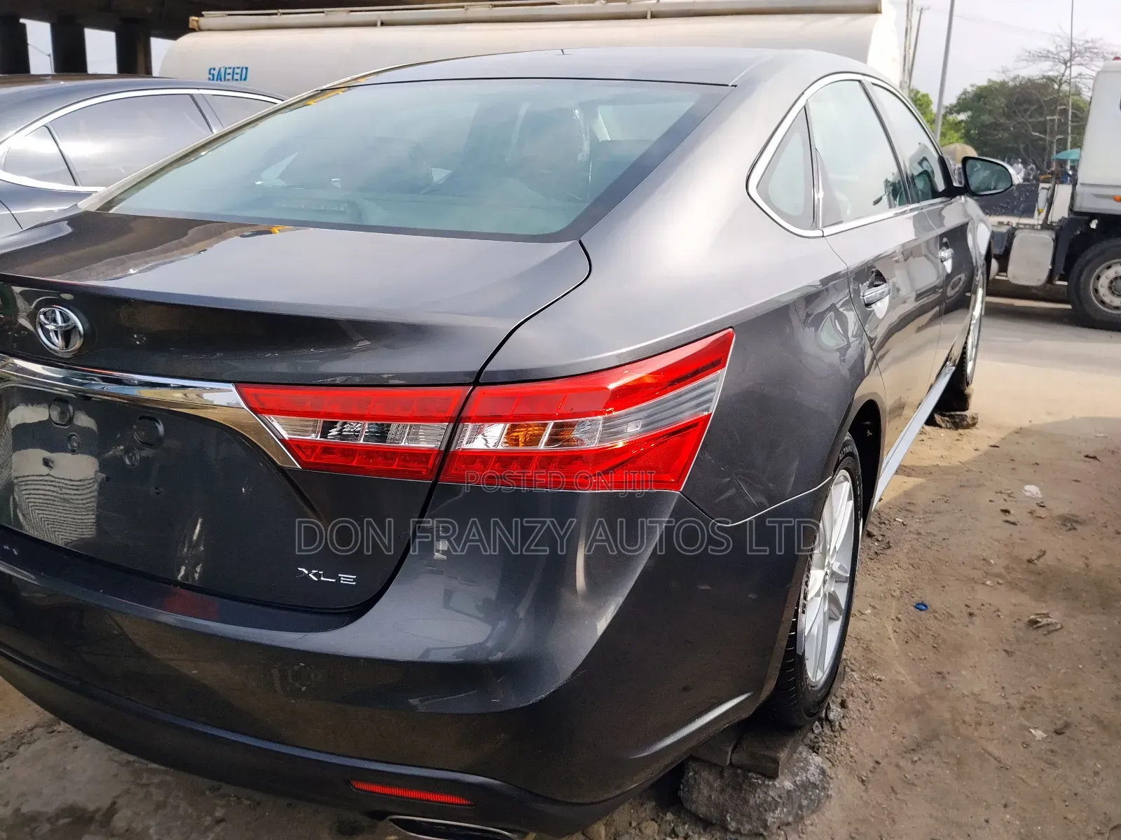 Toyota Avalon XLE Premium Sedan FWD (3.5L 6cyl 6A) 2013 Gray