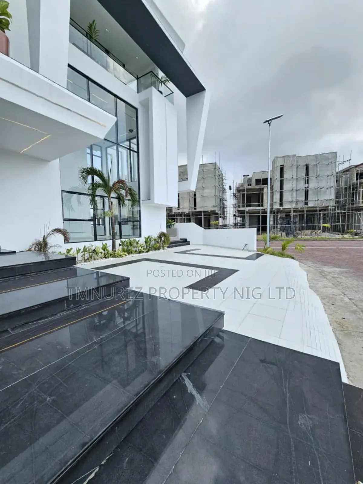 5bdrm Duplex in Osapa London for sale