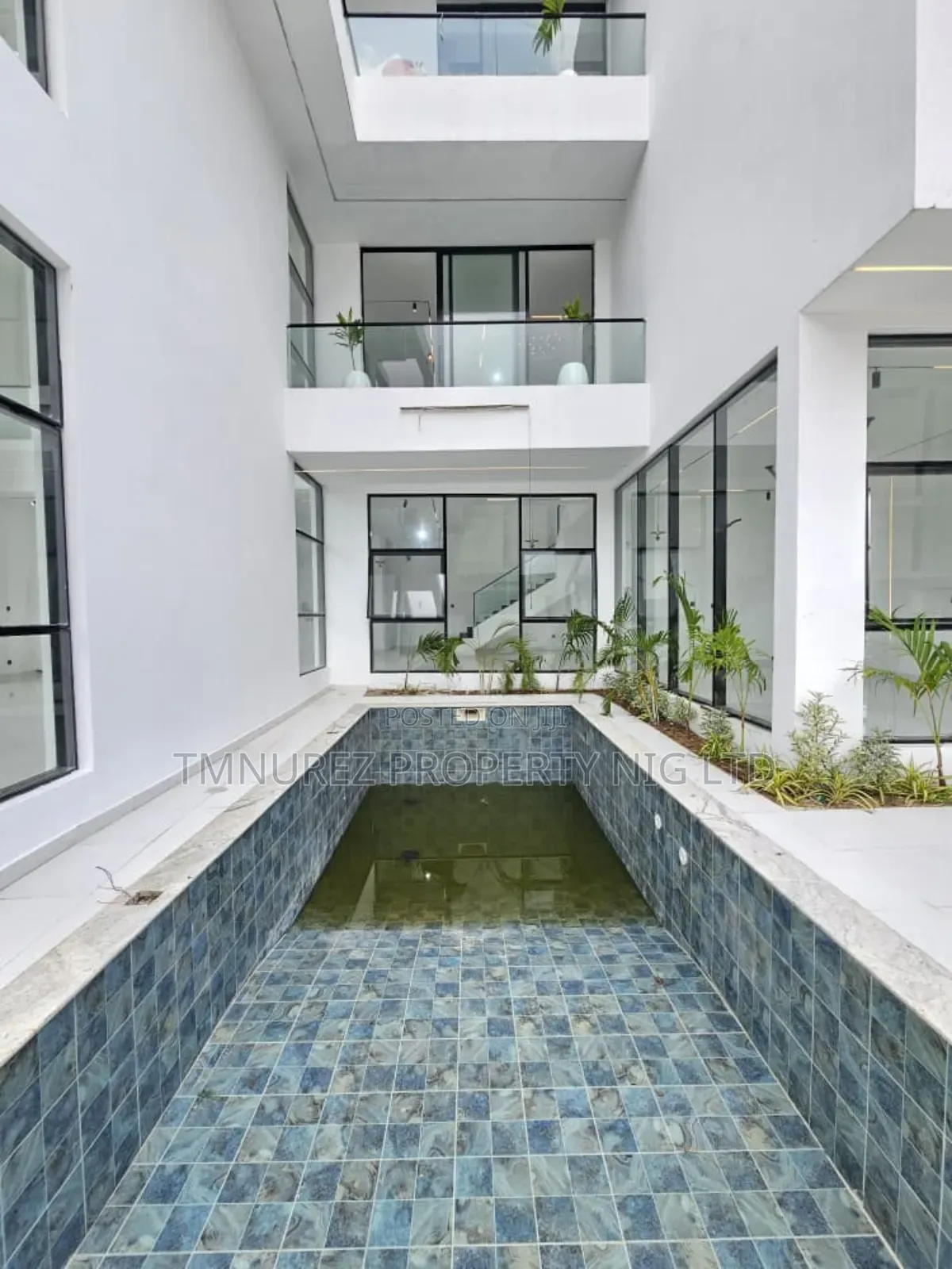5bdrm Duplex in Osapa London for sale