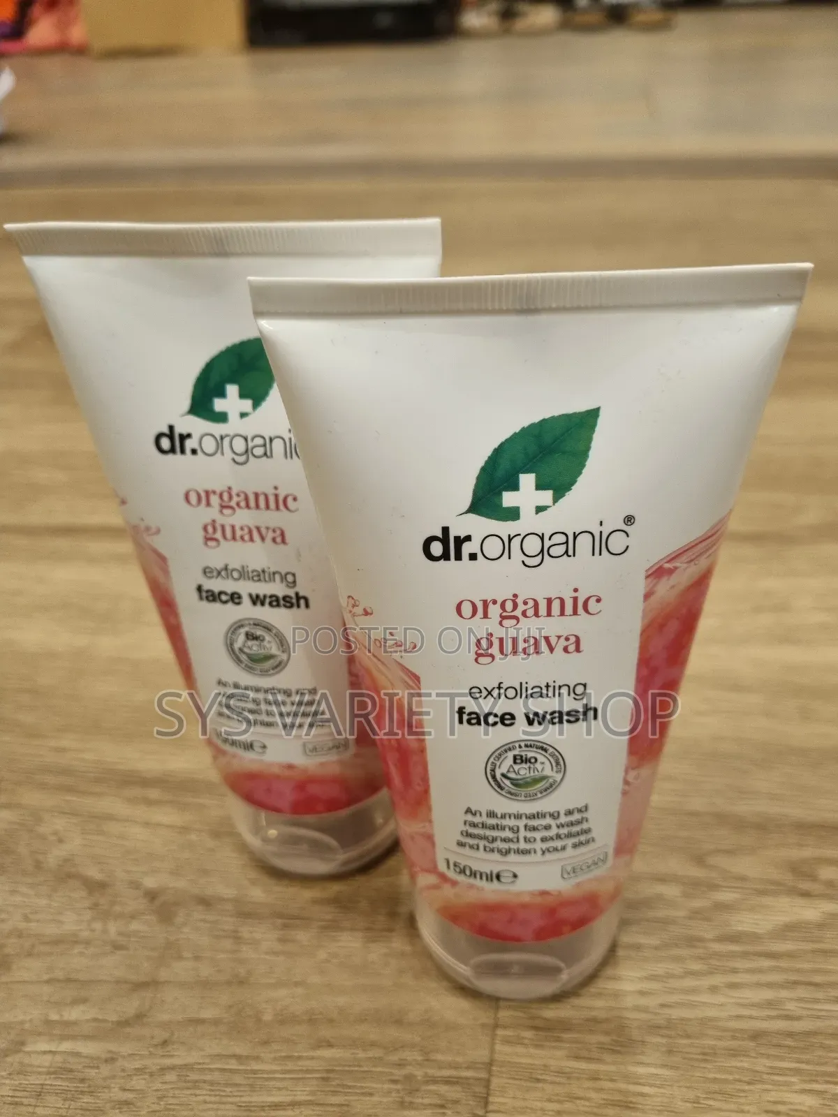 Dr.Organic ( Organic Guava) Exfoliating Face Wash.