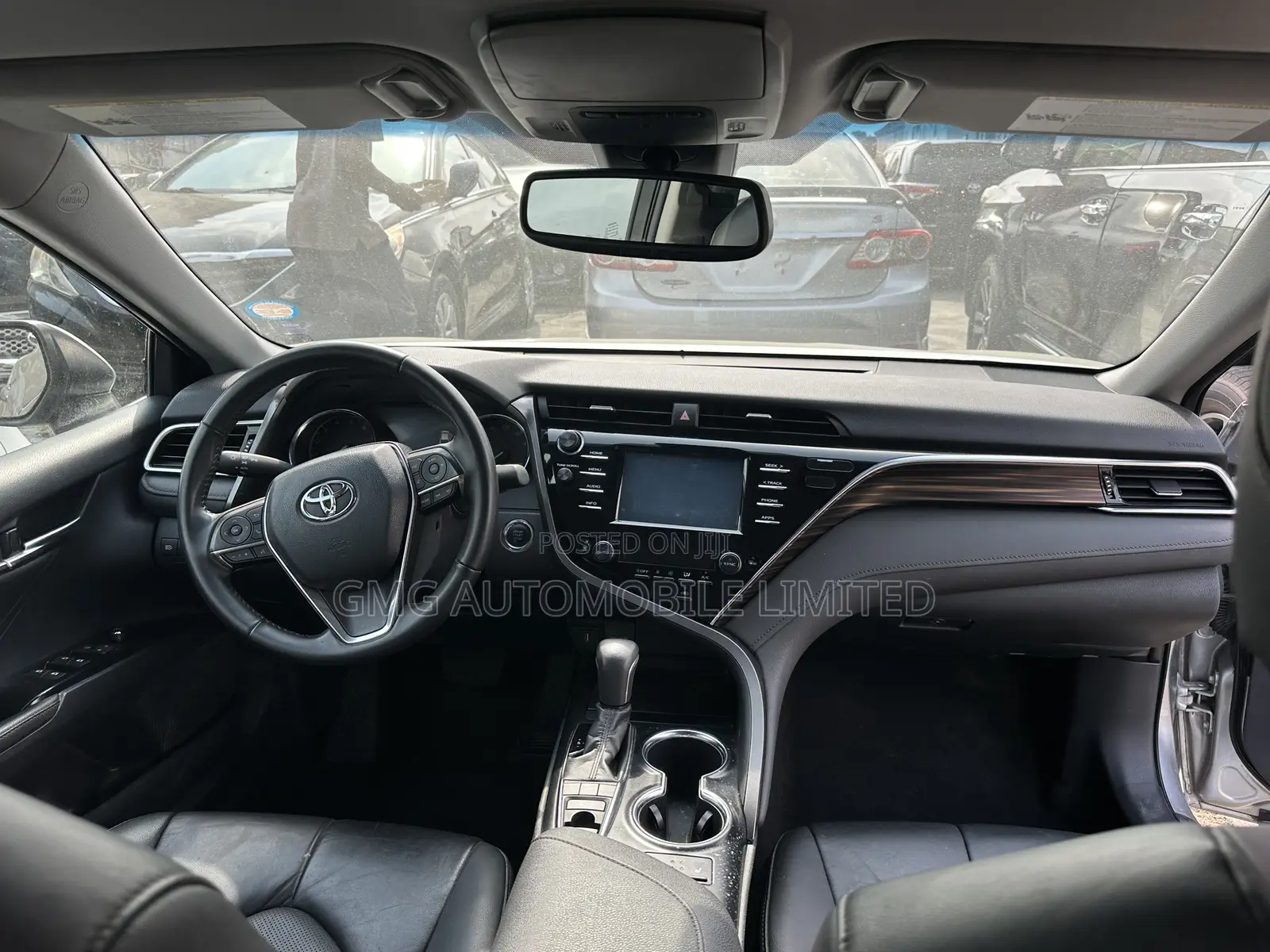 Toyota Camry XLE FWD (2.5L 4cyl 8AM) 2018 Silver