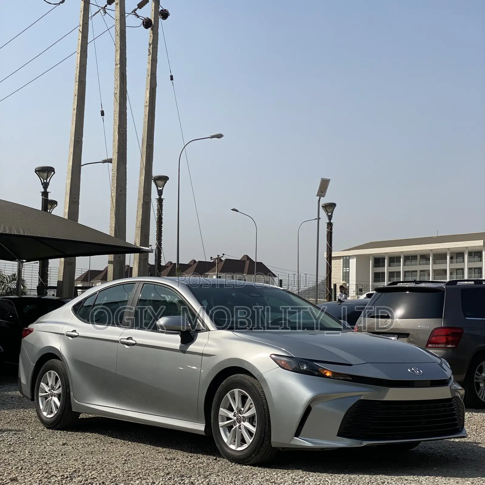 Toyota Camry 2025 Silver