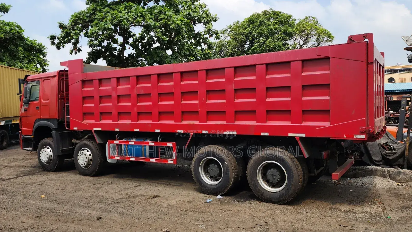 Super Clean Tokunbo Howo Tipper 12 Tyres 2015 Red