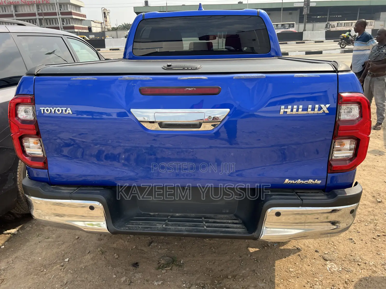 Toyota Hilux 2023 Blue