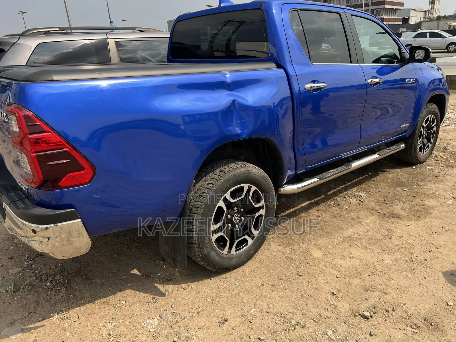 Toyota Hilux 2023 Blue