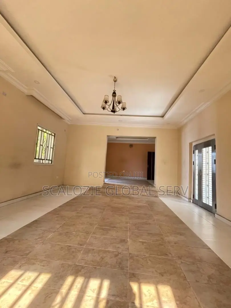 5bdrm Duplex in Off Sars Road, Port for sale