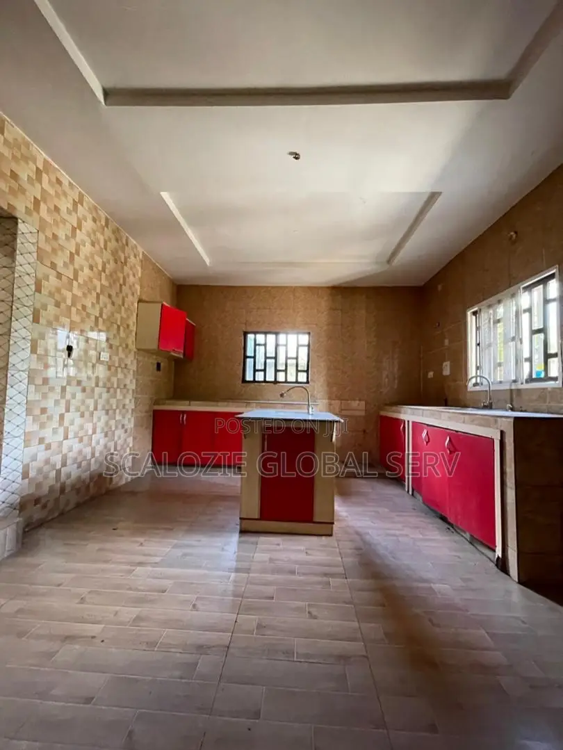 5bdrm Duplex in Off Sars Road, Port for sale