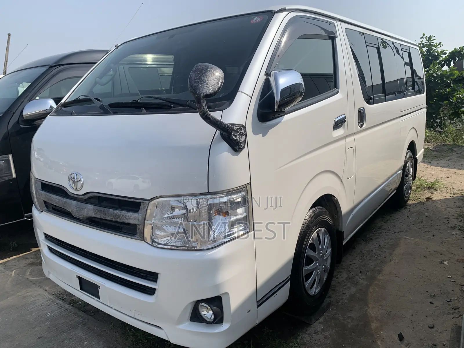 Toyota HiAce 2013 White