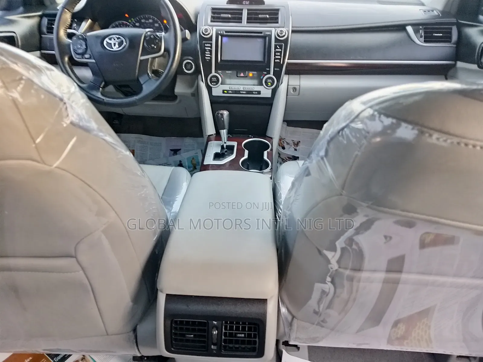 Toyota Camry XLE 4dr Sedan (3.5L 6cyl 6A) 2014 Gray