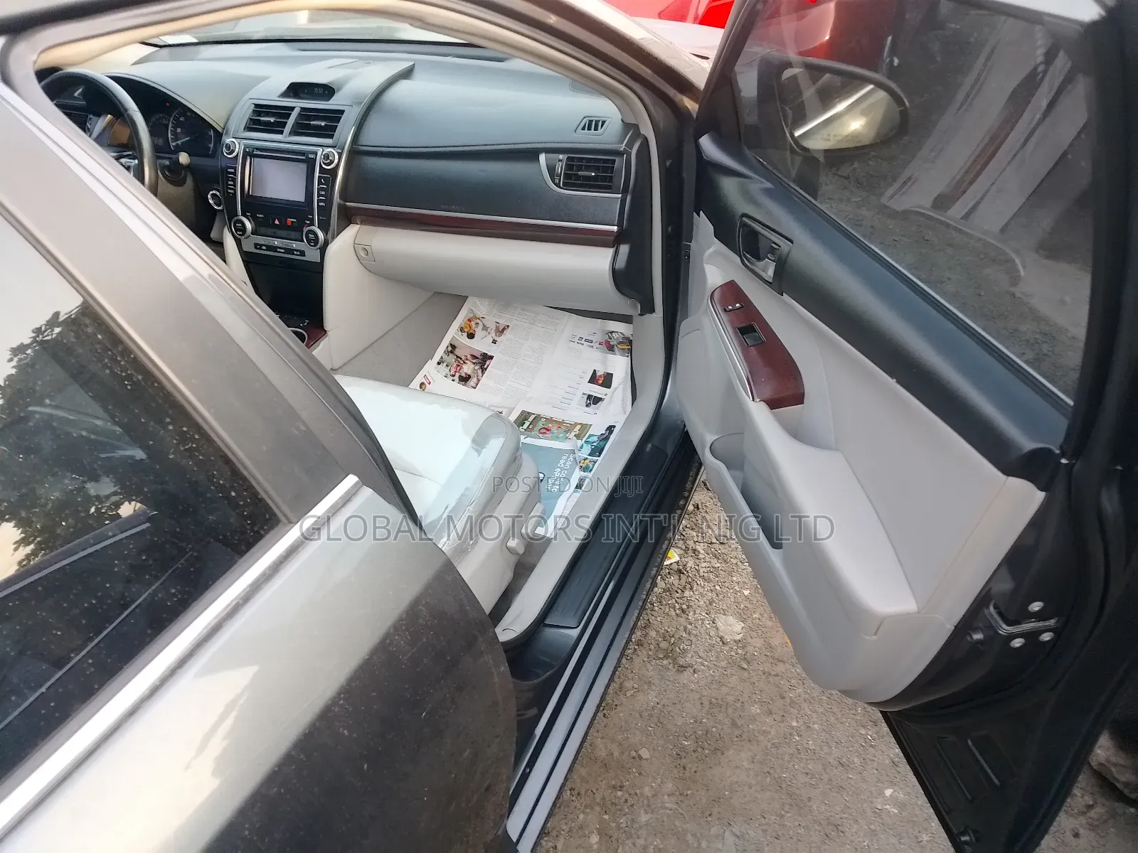 Toyota Camry XLE 4dr Sedan (3.5L 6cyl 6A) 2014 Gray
