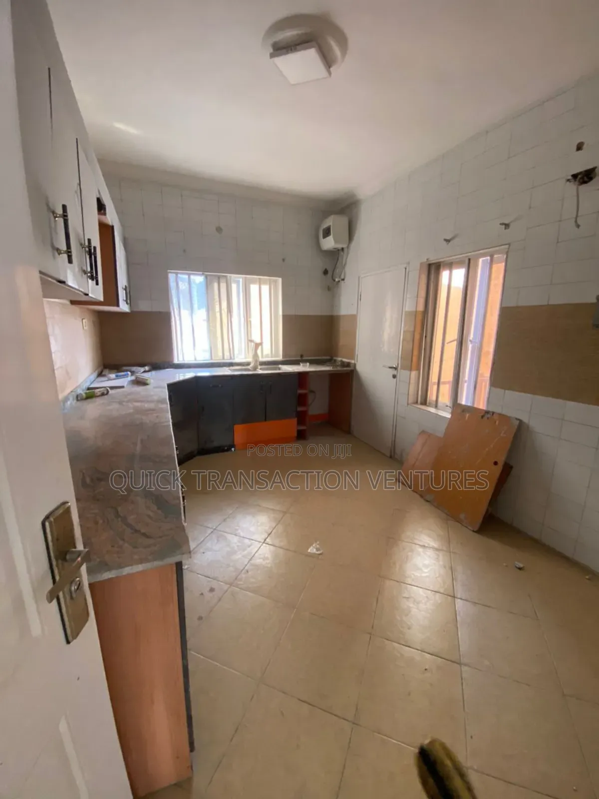 2bdrm Block of Flats in Osapa london for rent