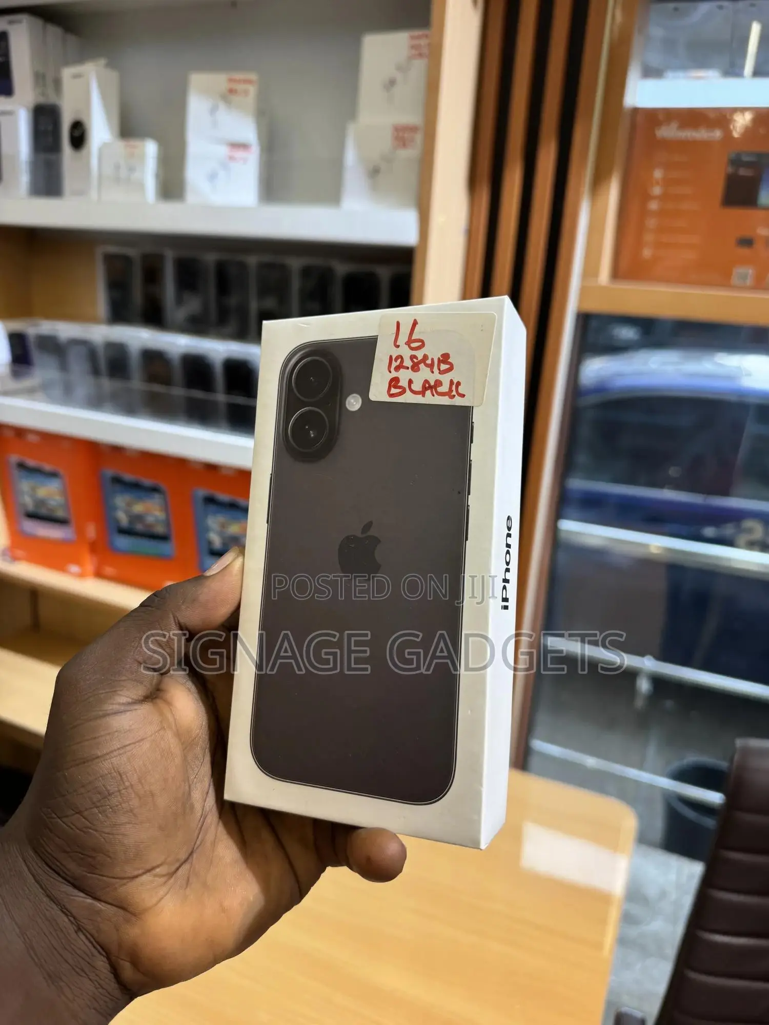 New Apple iPhone 16 128 GB Black