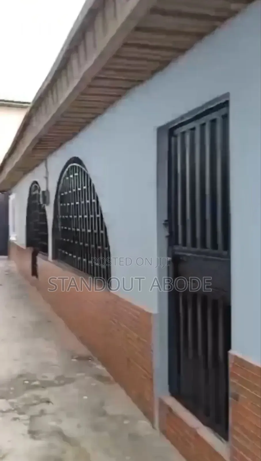 3bdrm Block of Flats in In A Secure Location, Igando / Ikotun/Igando
