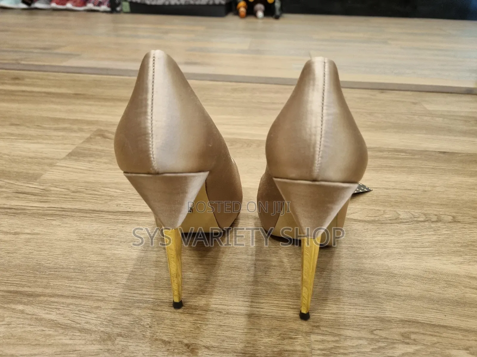 Menbur Women's Elegant Heel Shoe
