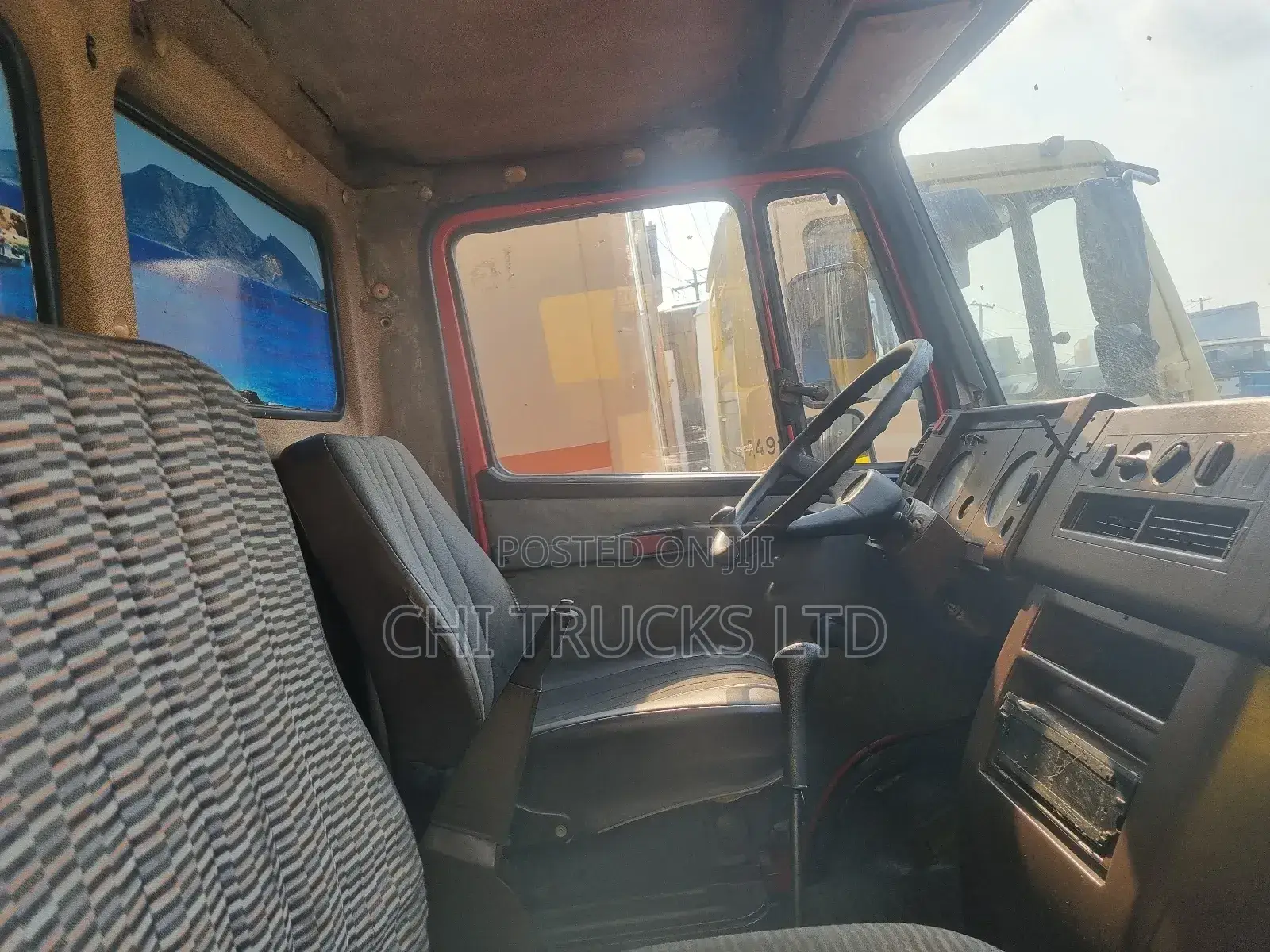 Mercedes Benz 609d Cargo Truck