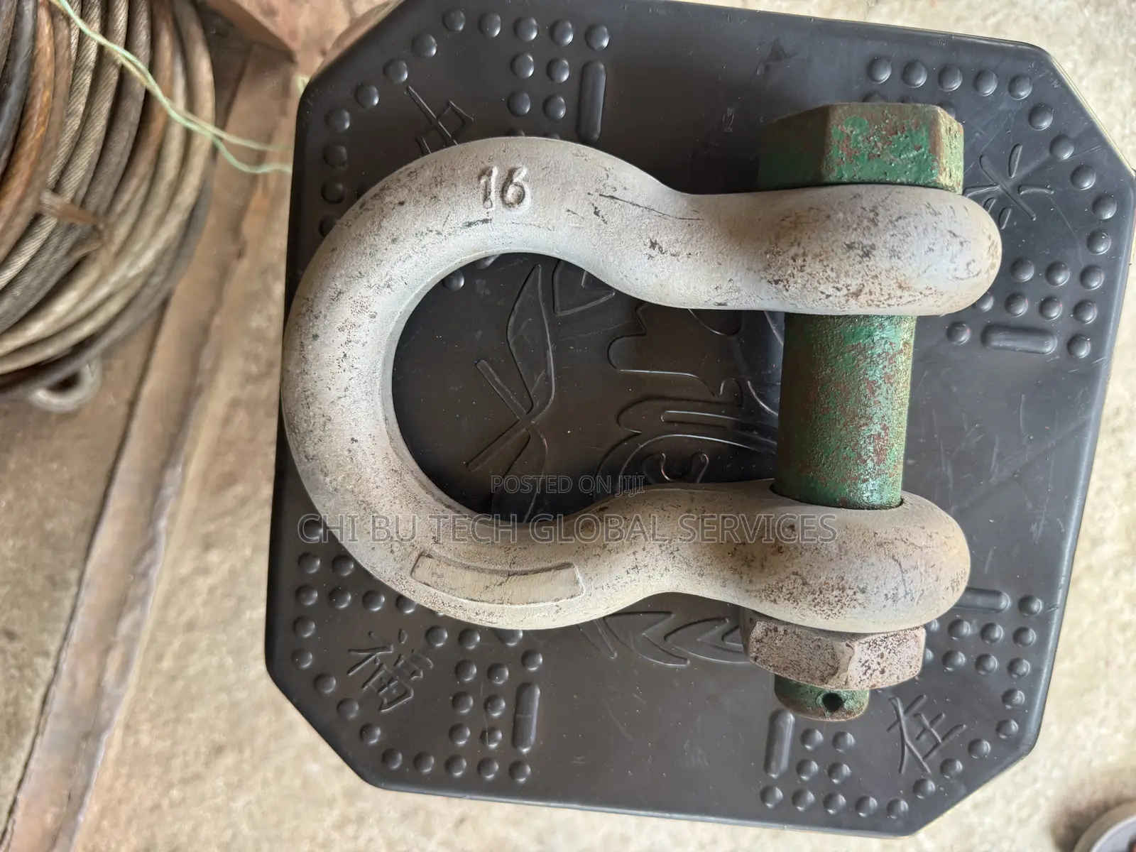 12 Ton Pass and Tight Shackle