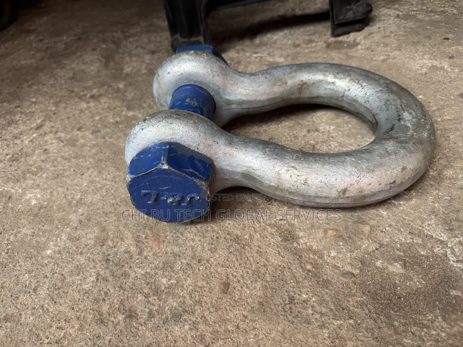 25 Ton Pass and Tight Shackle