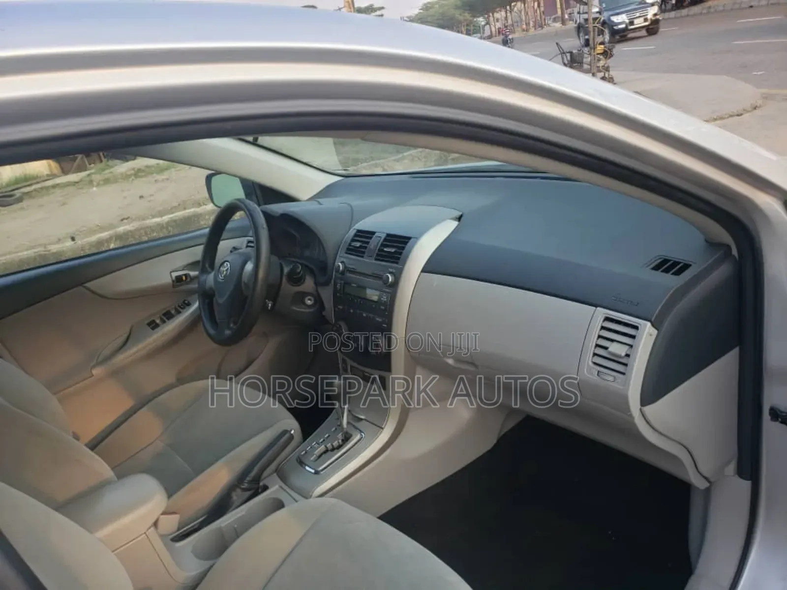 Toyota Corolla 2011 Silver