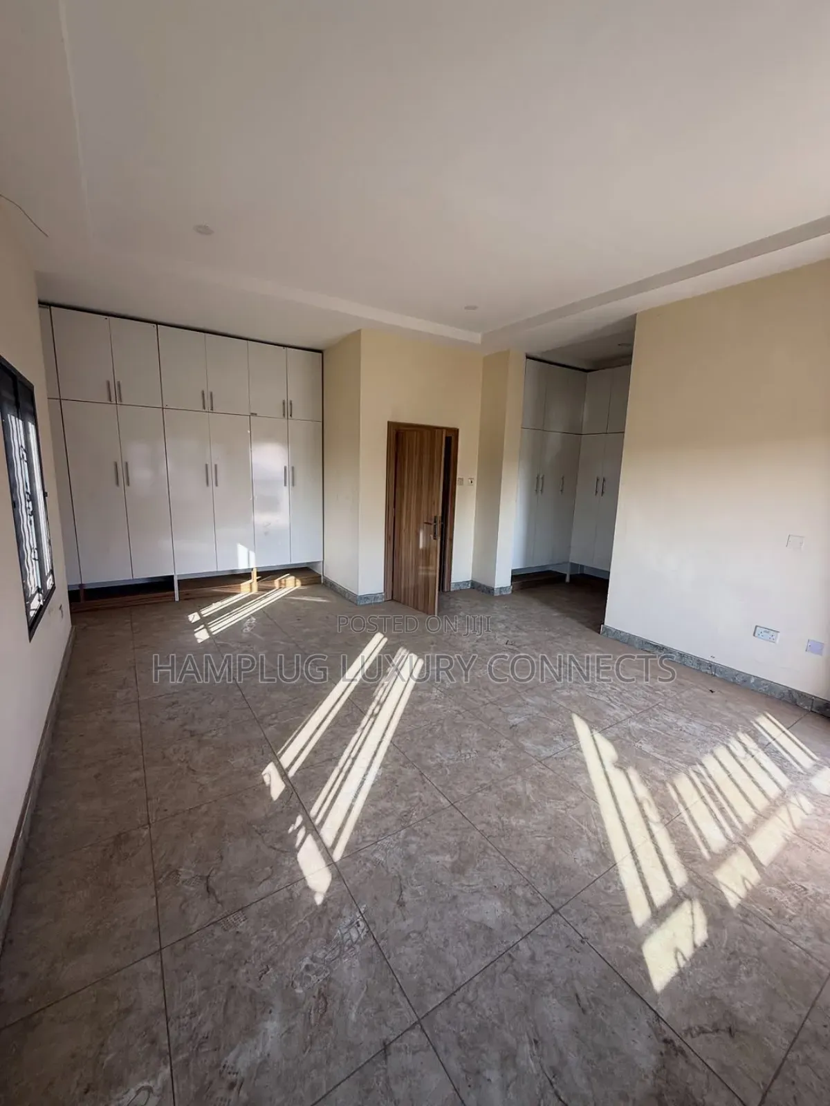Furnished 4bdrm Duplex in Apo for sale