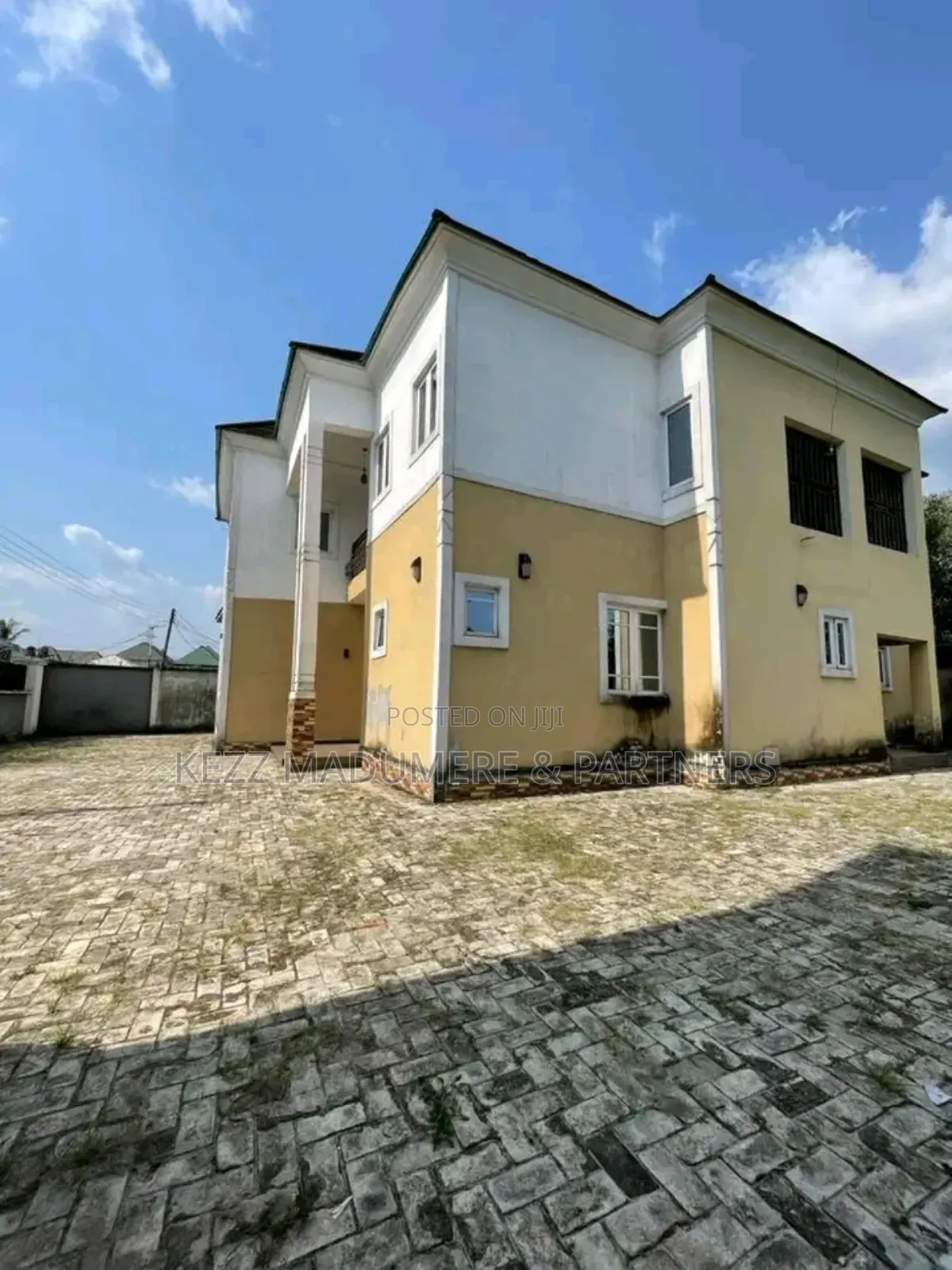 5bdrm Duplex in Sars Road Port for sale
