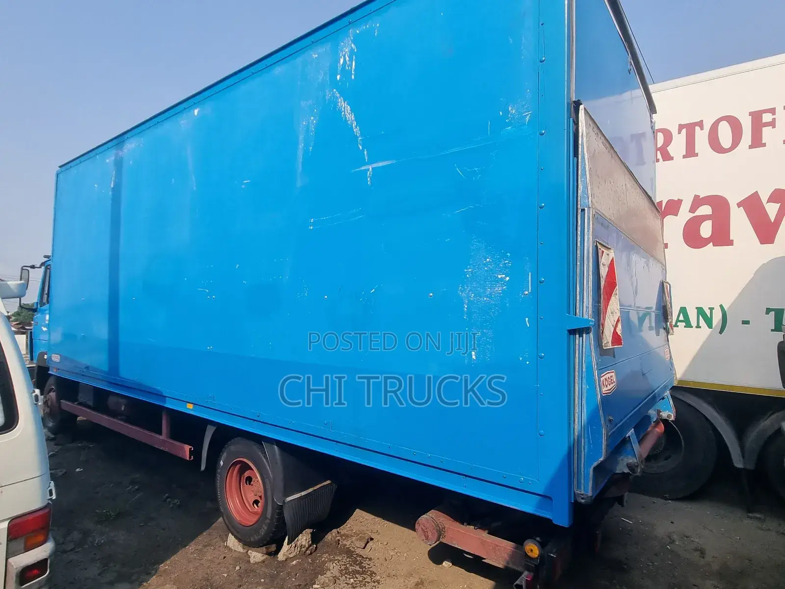 Mercedes Benz Cover Truck 2000 Blue