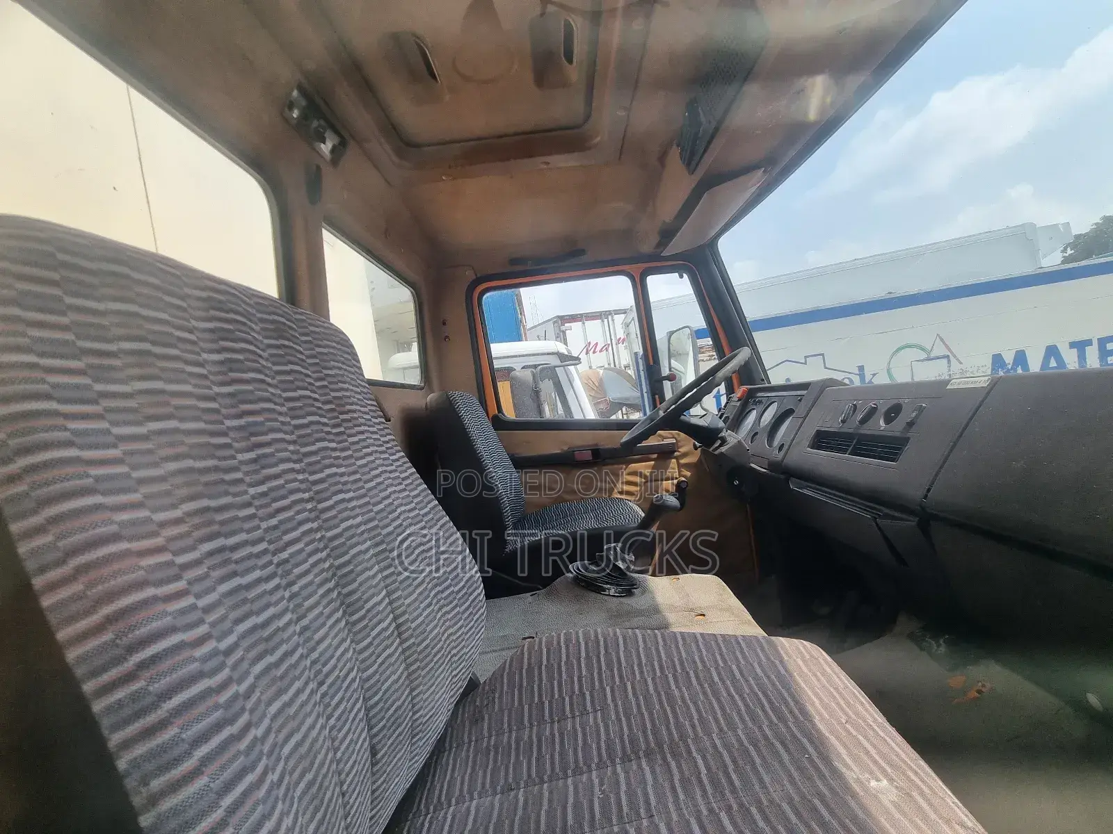 Mercedes Benz 814 Pickup Truck (Long Chassis)