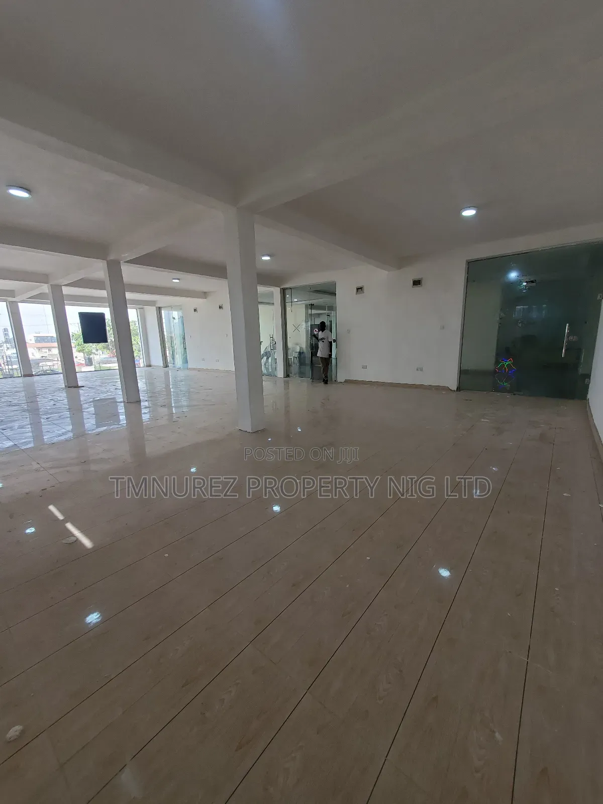 Showroom Direct Facing Road
