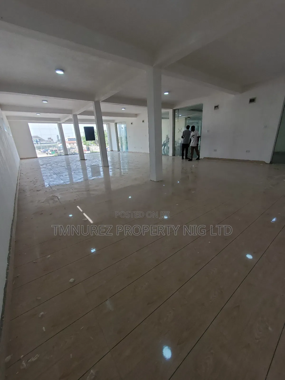 Showroom Direct Facing Road