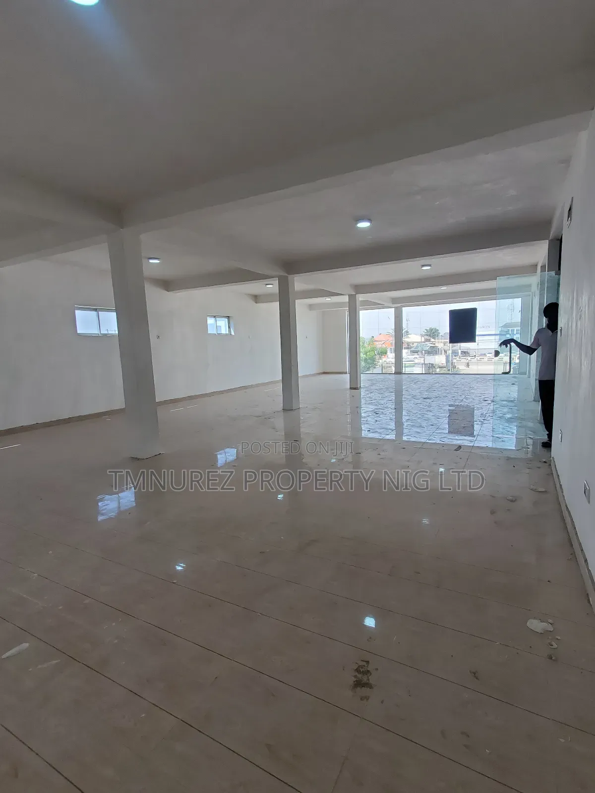 Showroom Direct Facing Road