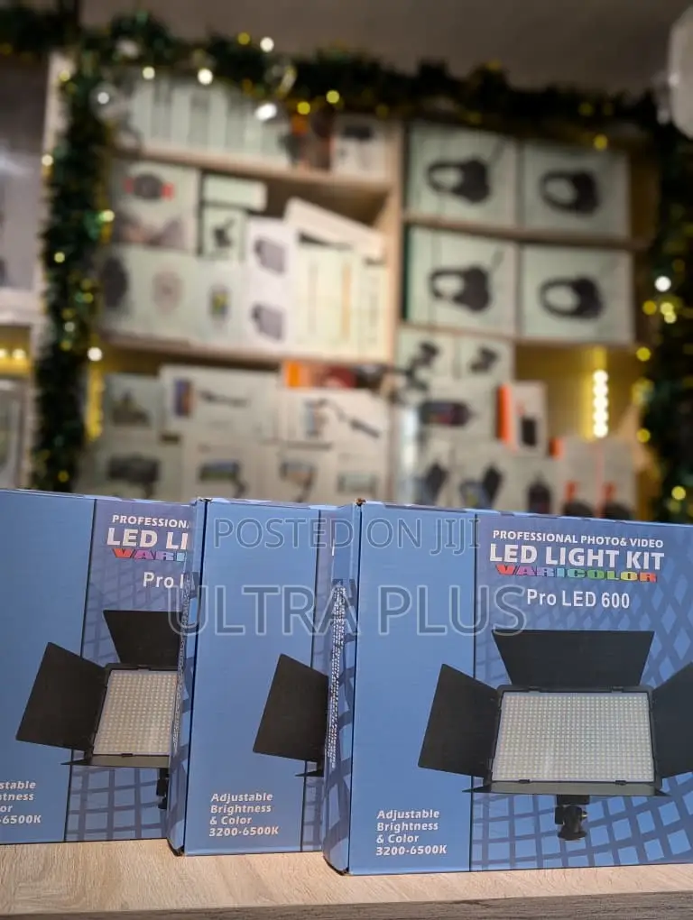 Pro Led 600 Light Kit + Tripod Stand + Batteries