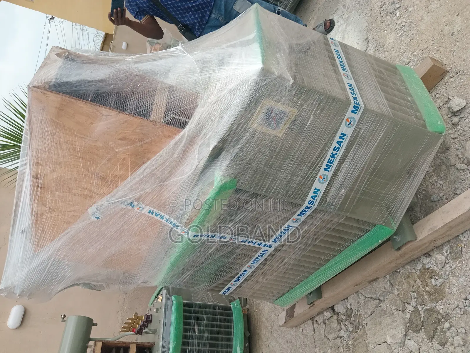 Meksan 300 by 33 Kva Electrical Utility Transformer
